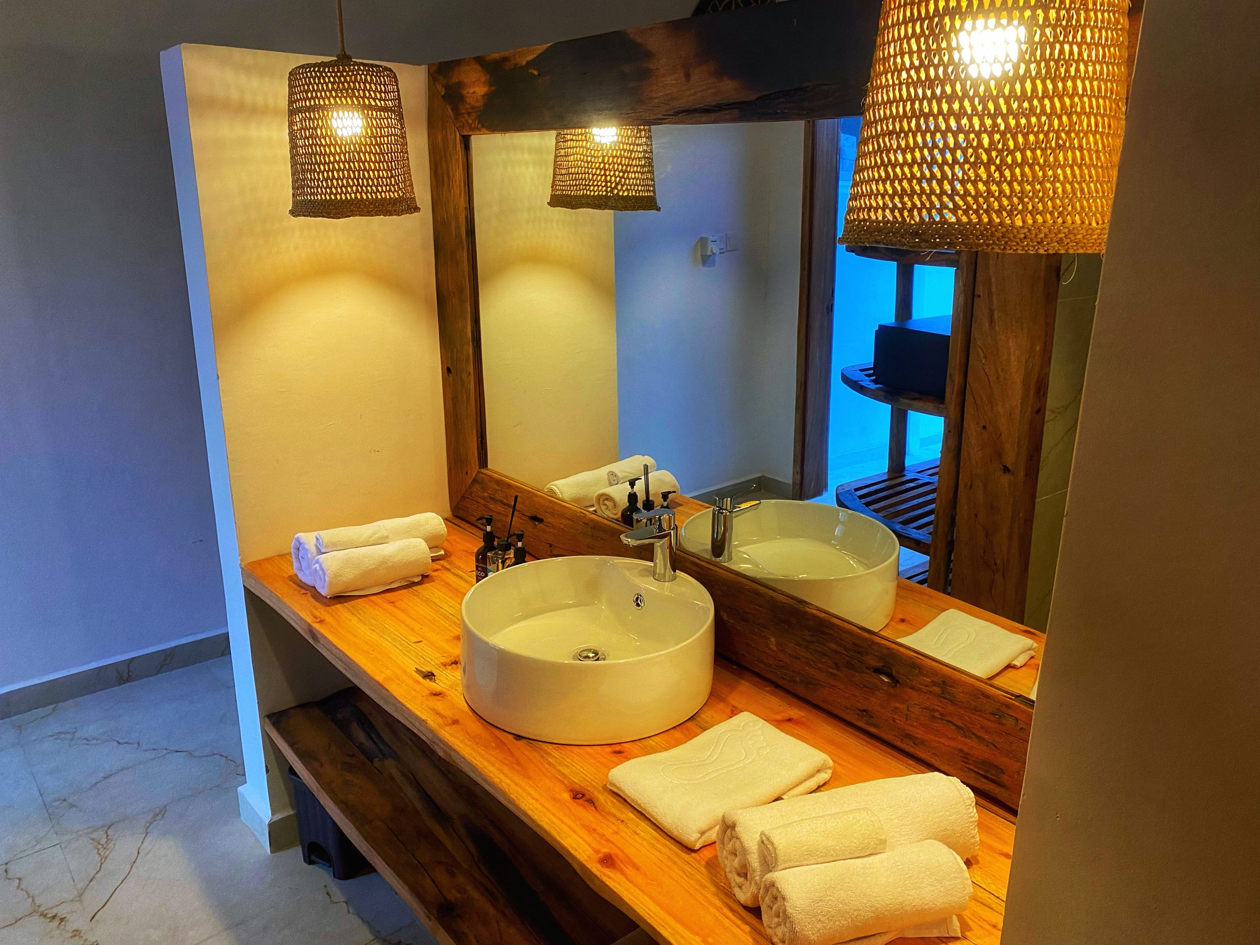 Double Suite Bathroom - 1